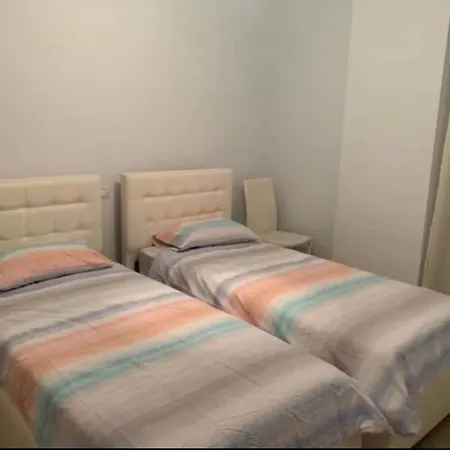 Apartment Buzi *
